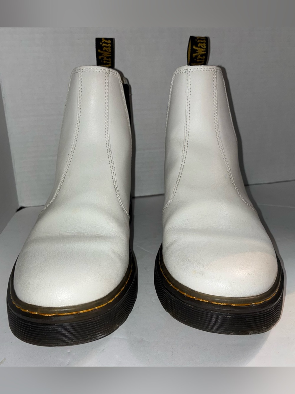 Dr. Martens Women’s 7 White Smooth Leather Chelsea Chukka Boots Shoes